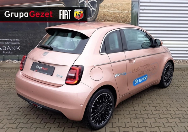 Fiat 500 cena 144900 przebieg: 8000, rok produkcji 2021 z Bodzentyn małe 67